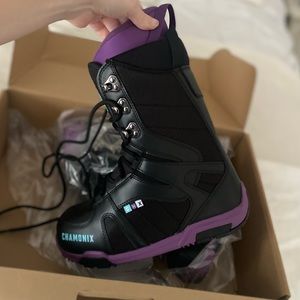 NWT Chamonix Snowboarding Boots